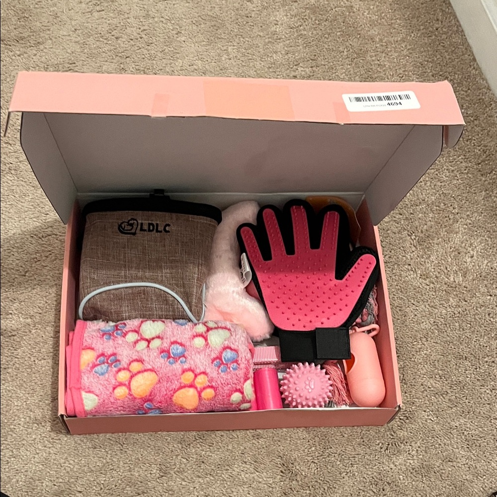 Pink Pet Kit with Glove and Toys in Beautiful Pink Box - Picture 4 of 11